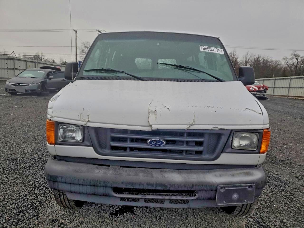 2004 Ford Econoline E350 Super Duty Wagon