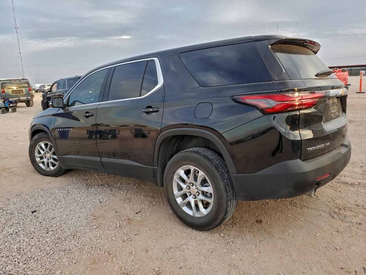 2023 Chevrolet Traverse ls