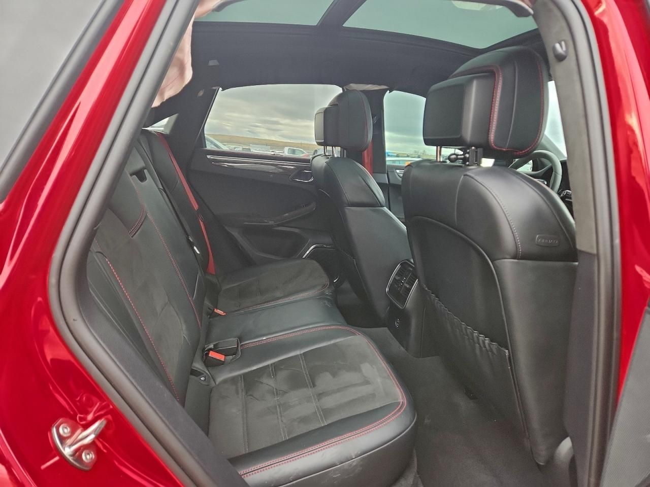 2023 Porsche Macan gts