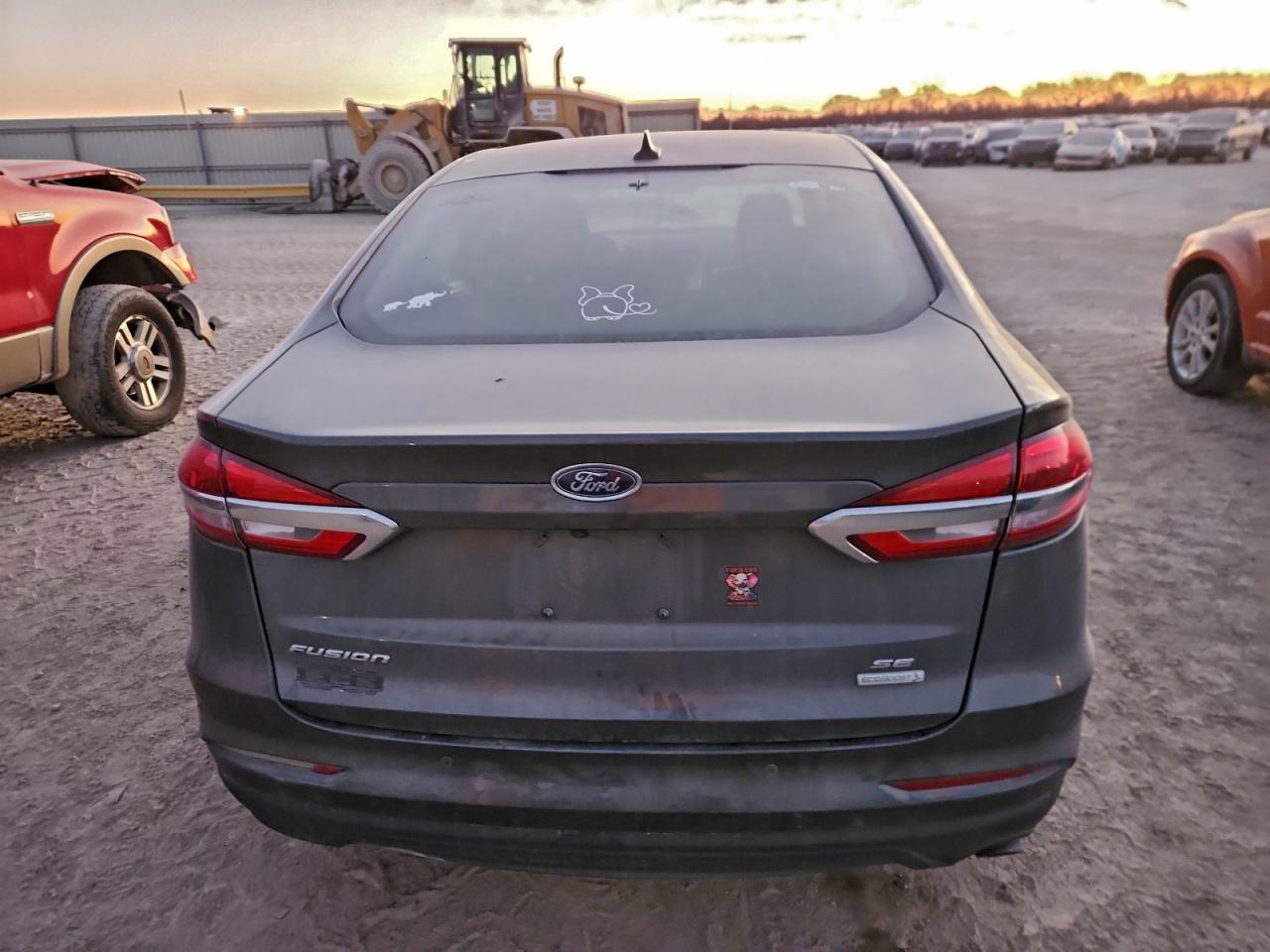 2020 Ford Fusion se