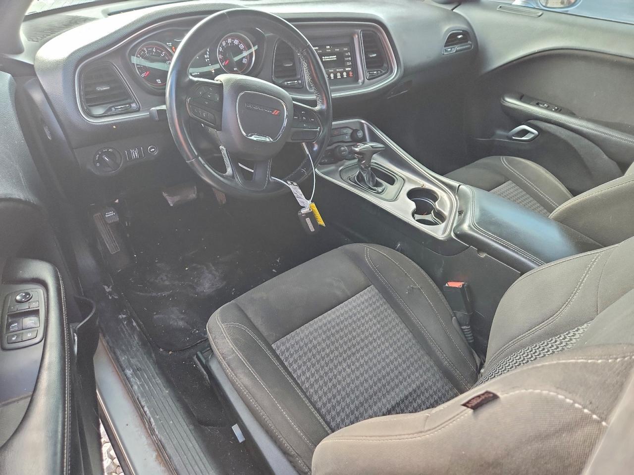 2021 Dodge Challenger sxt