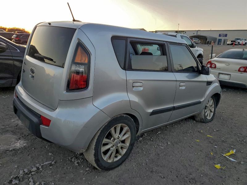 2010 KIA Soul +