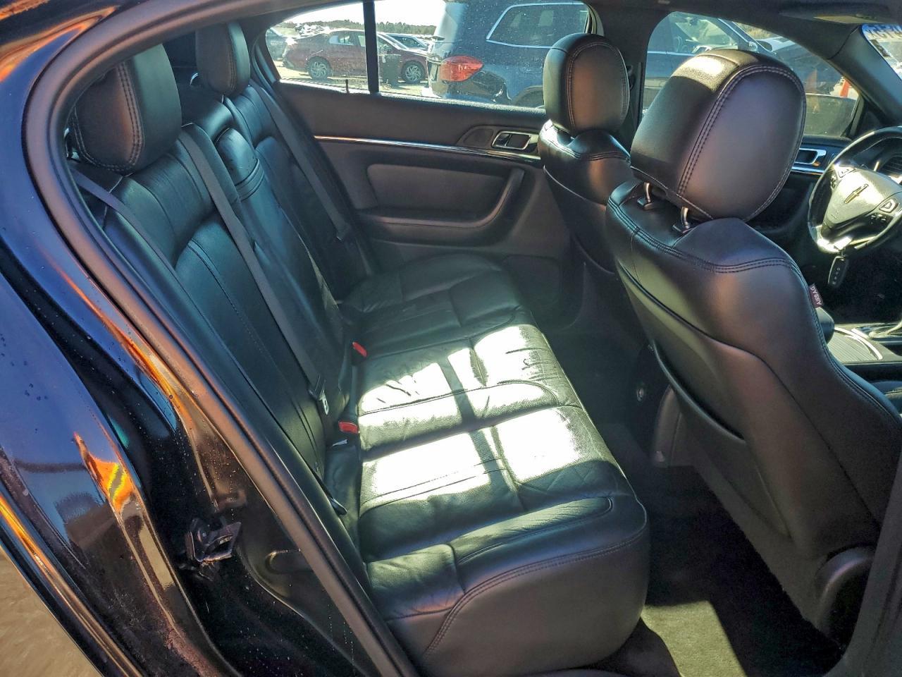2016 Lincoln MKS