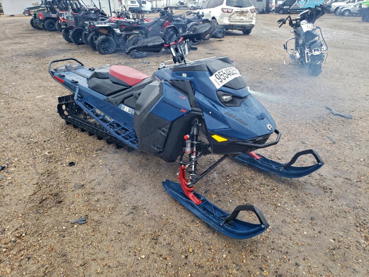 2025 Skidoo 2025 SKI-DOO Summit X Snowmobile