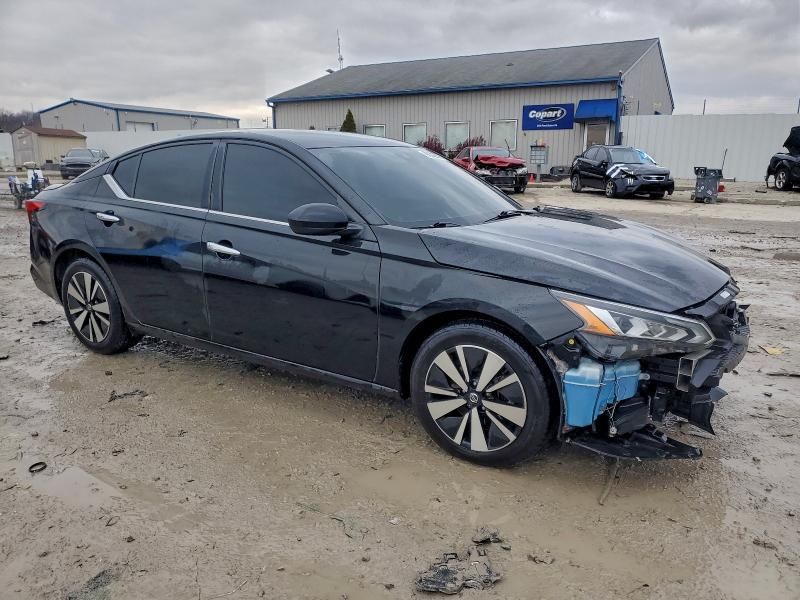 2021 Nissan Altima sv