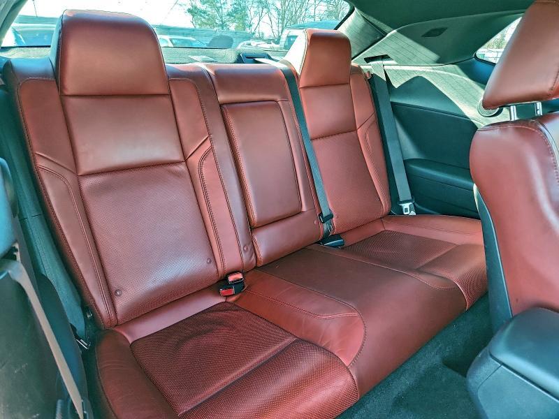 2015 Dodge Challenger sxt Plus