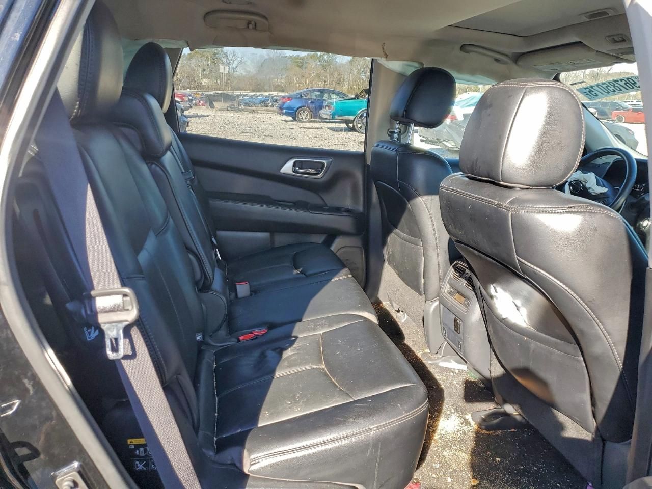 2017 Nissan Pathfinder s