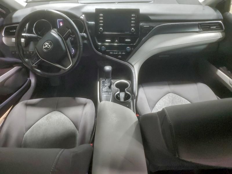 2024 Toyota Camry le