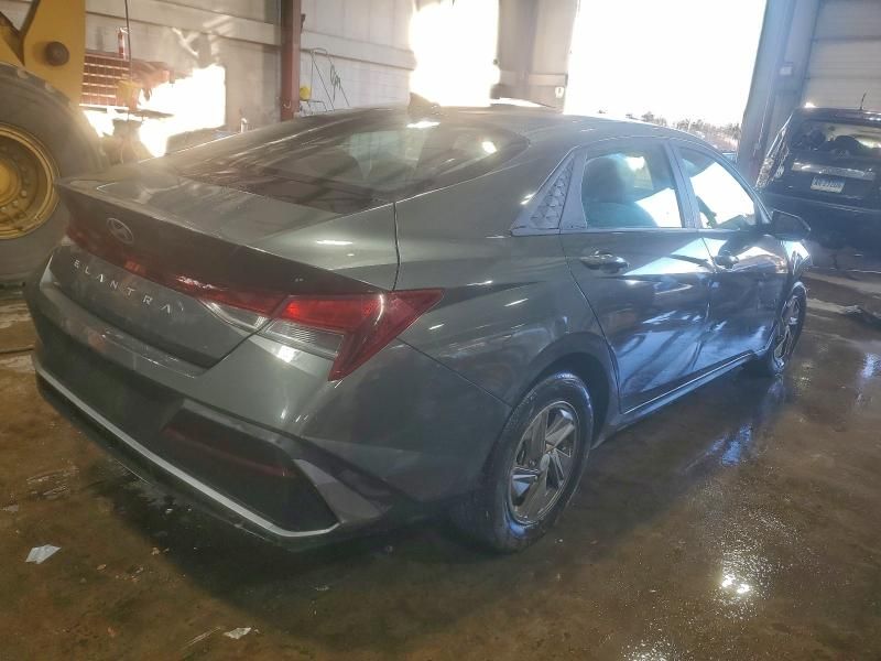 2025 Hyundai Elantra se