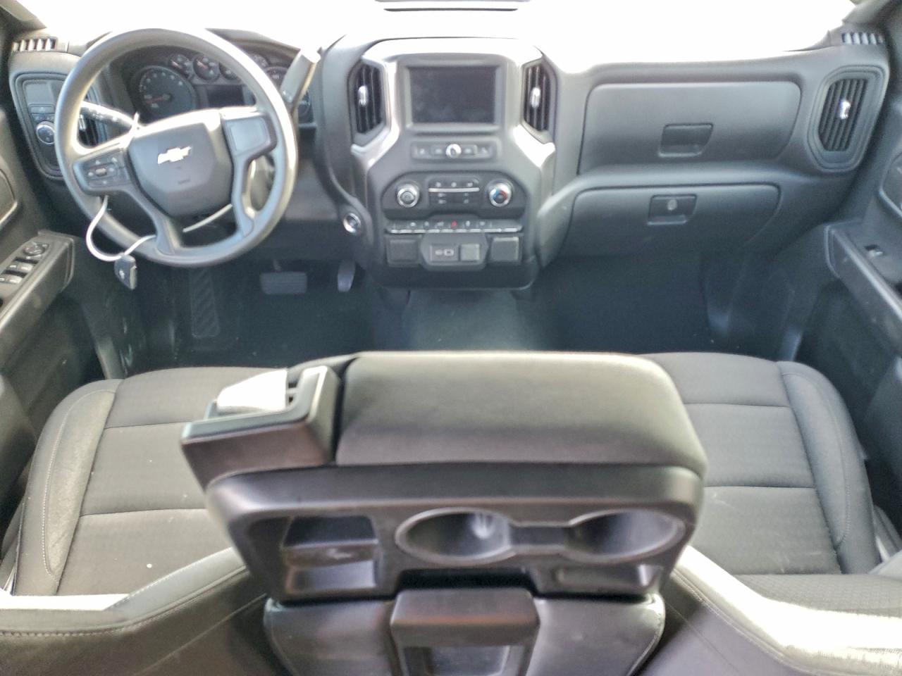 2025 Chevrolet Silverado C1500 Custom