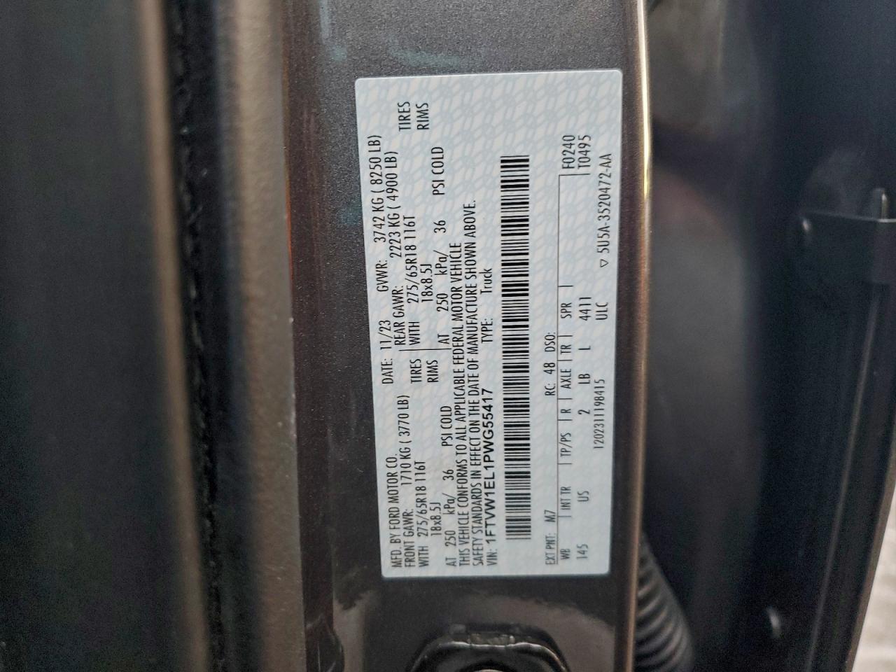 2023 Ford F150 Lightning pro