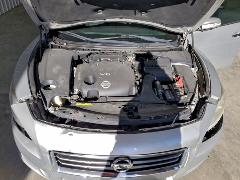 2014 Nissan Maxima s