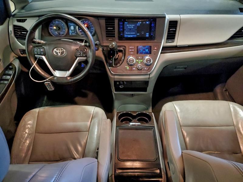 2015 Toyota Sienna xle
