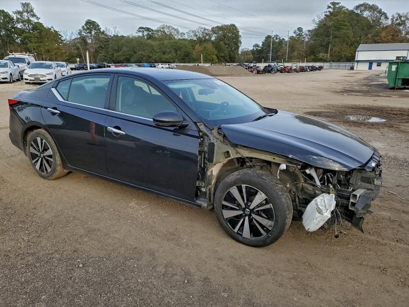 2021 Nissan Altima sv