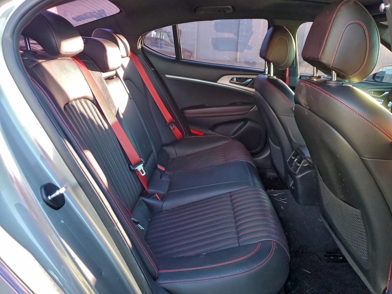 2023 Genesis G70