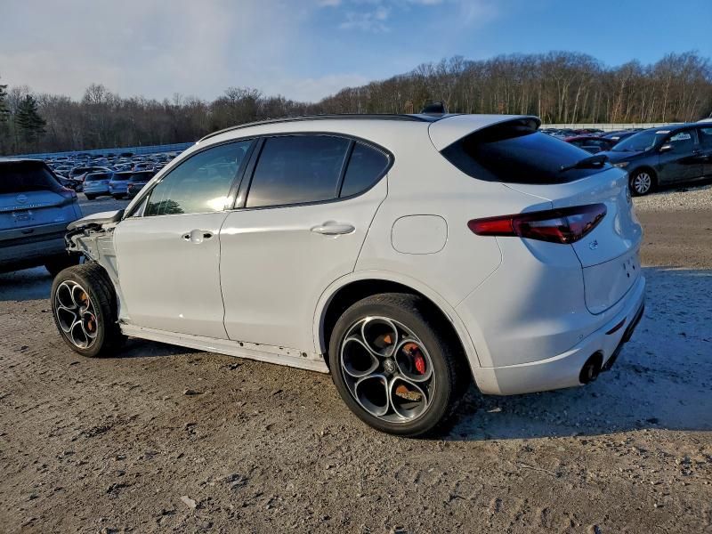 2022 Alfa Romeo Stelvio ti