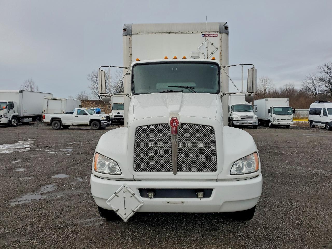 2017 Kenworth T370 BOX Truck