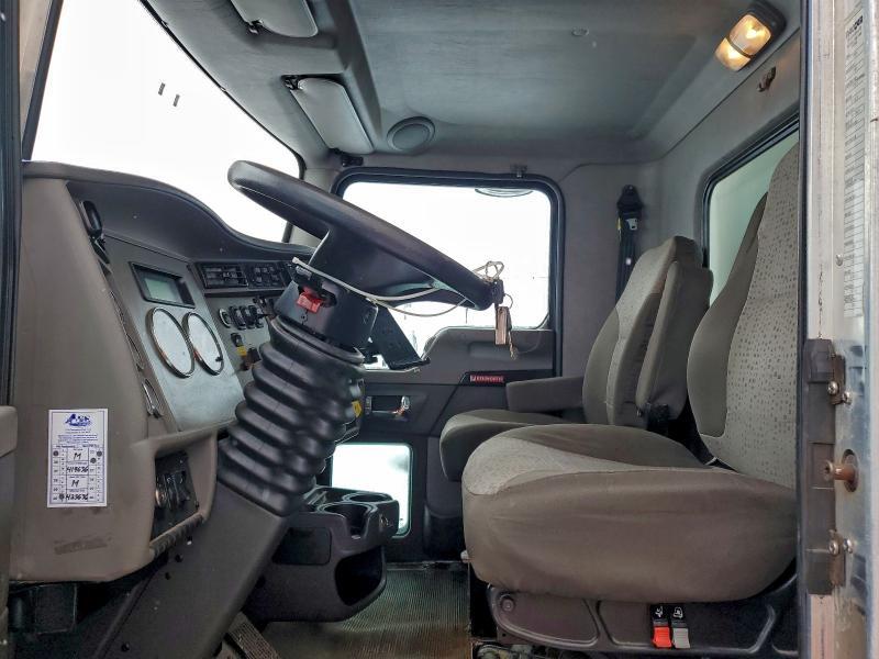 2017 Kenworth T370 BOX Truck