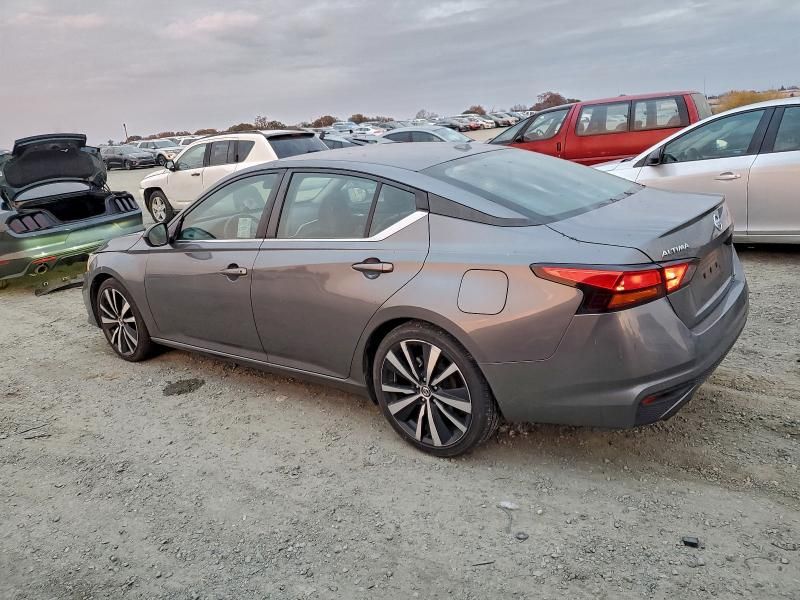 2022 Nissan Altima sr