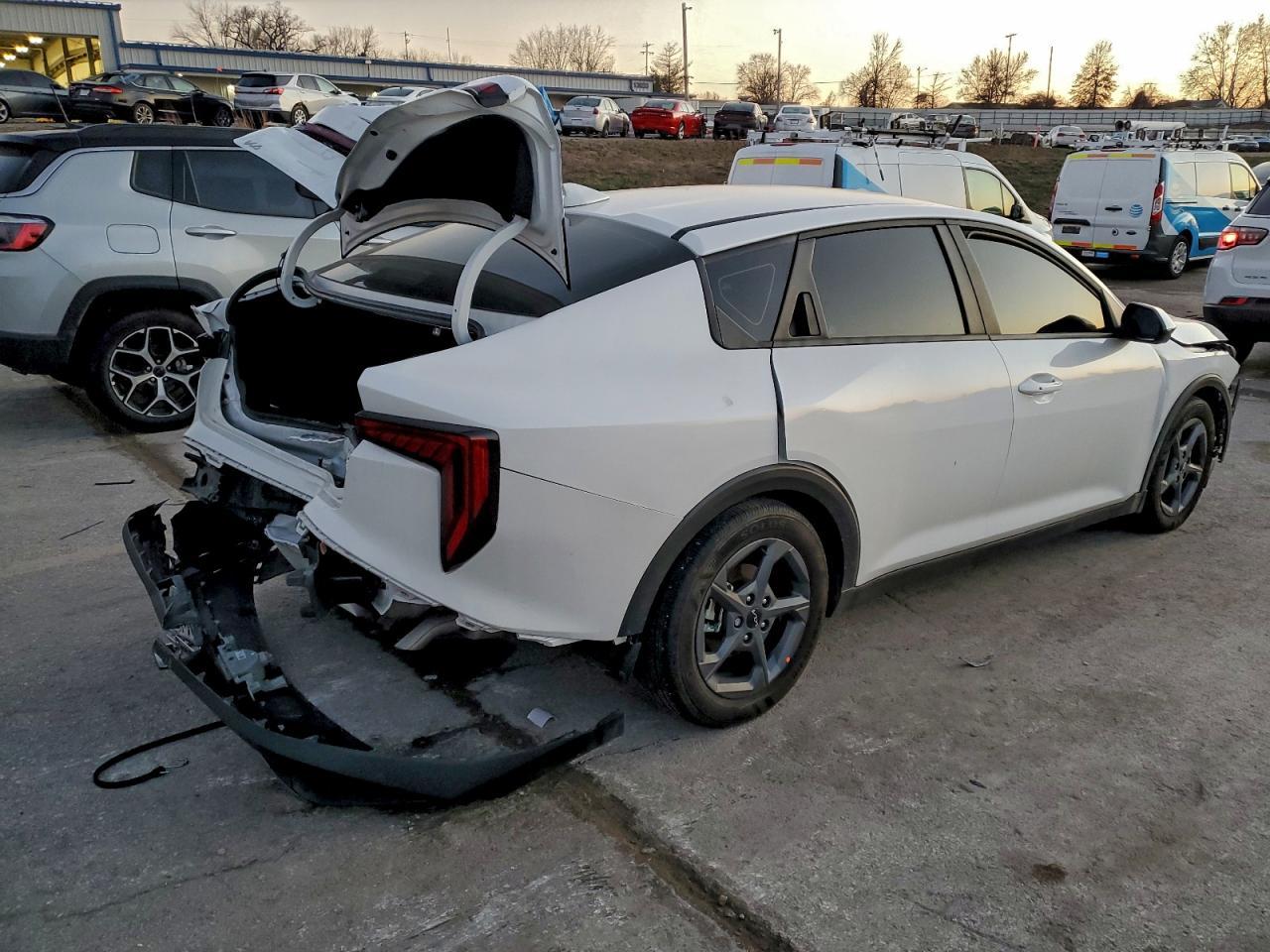 2025 KIA K4 lx