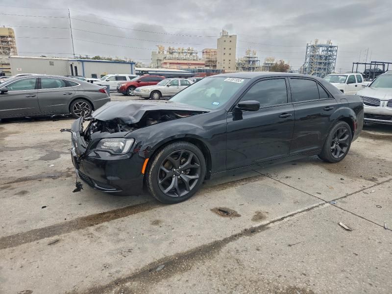 2020 Chrysler 300 Touring