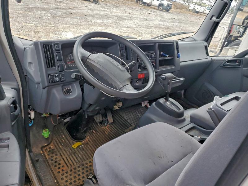 2022 Isuzu NRR BOX Truck