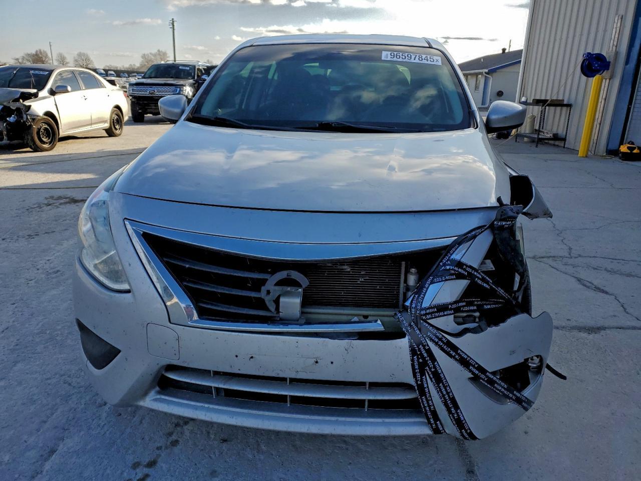 2018 Nissan Versa s