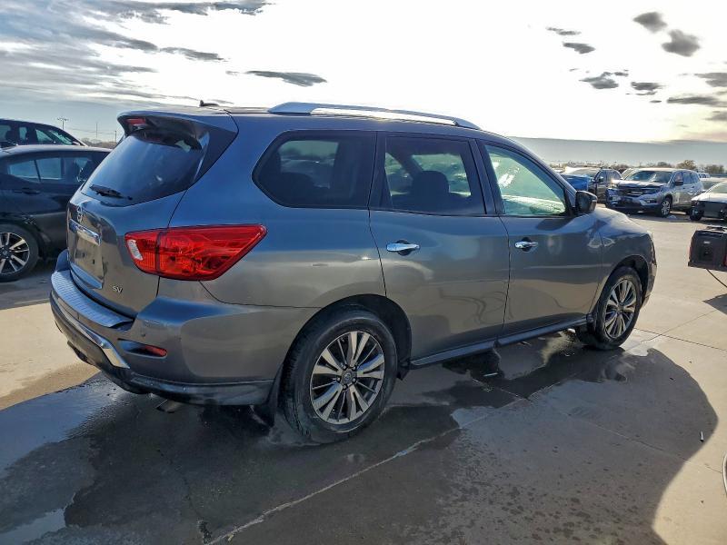2018 Nissan Pathfinder s