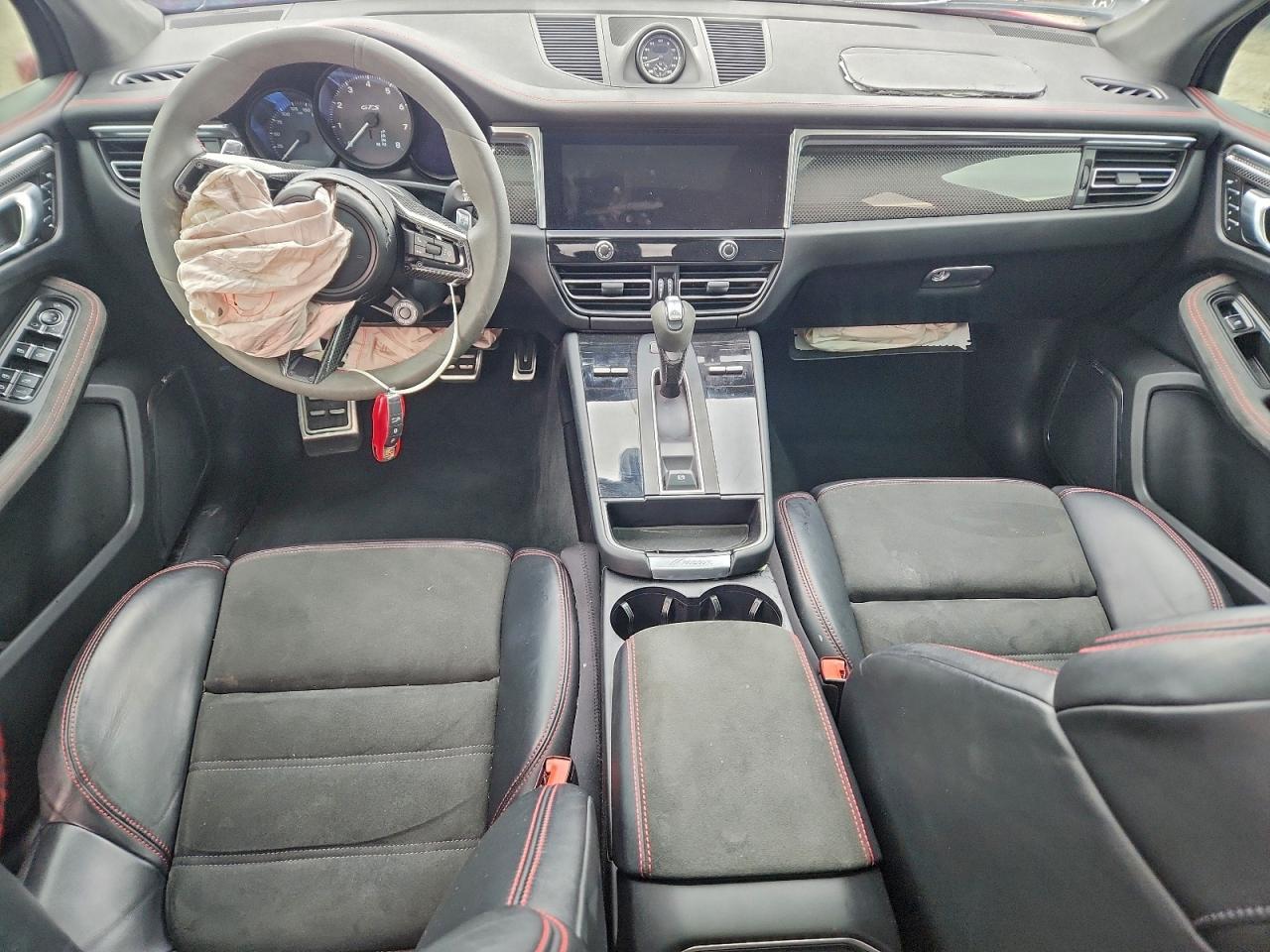 2023 Porsche Macan gts