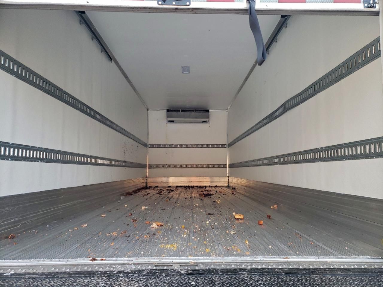 2025 Isuzu NRR Refrigerated BOX Truck