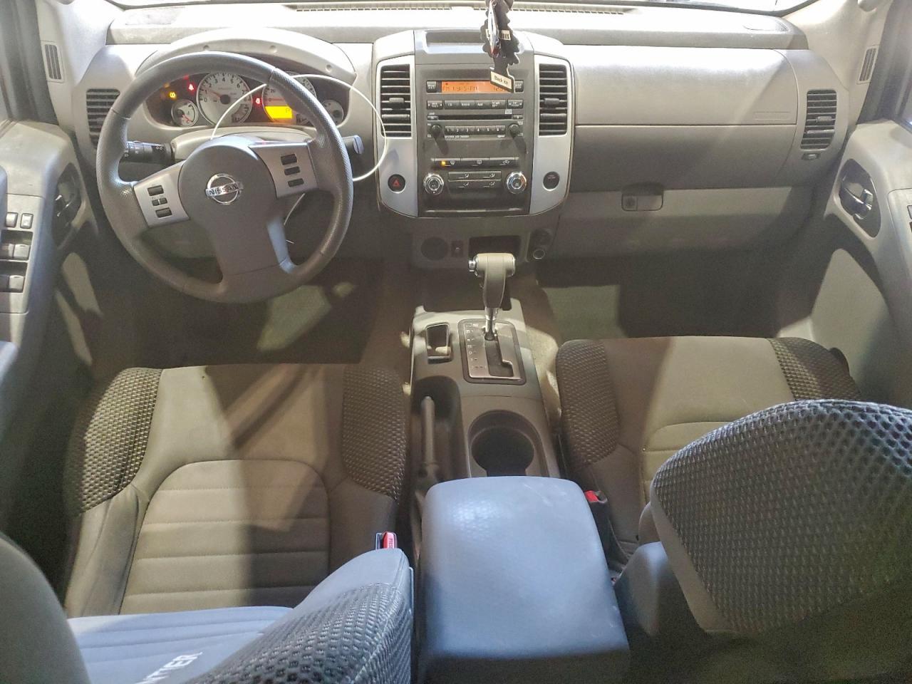 2012 Nissan Frontier s
