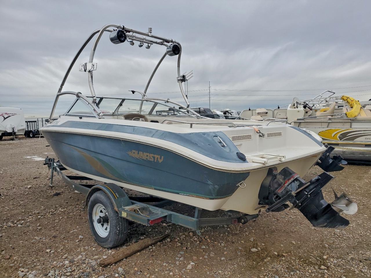 1996 Dynasty Boats Boat