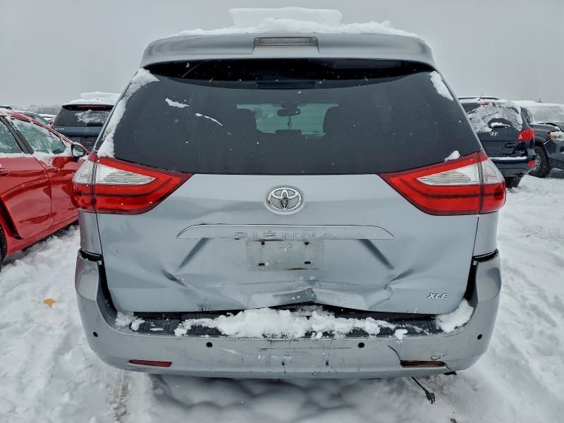 2015 Toyota Sienna xle