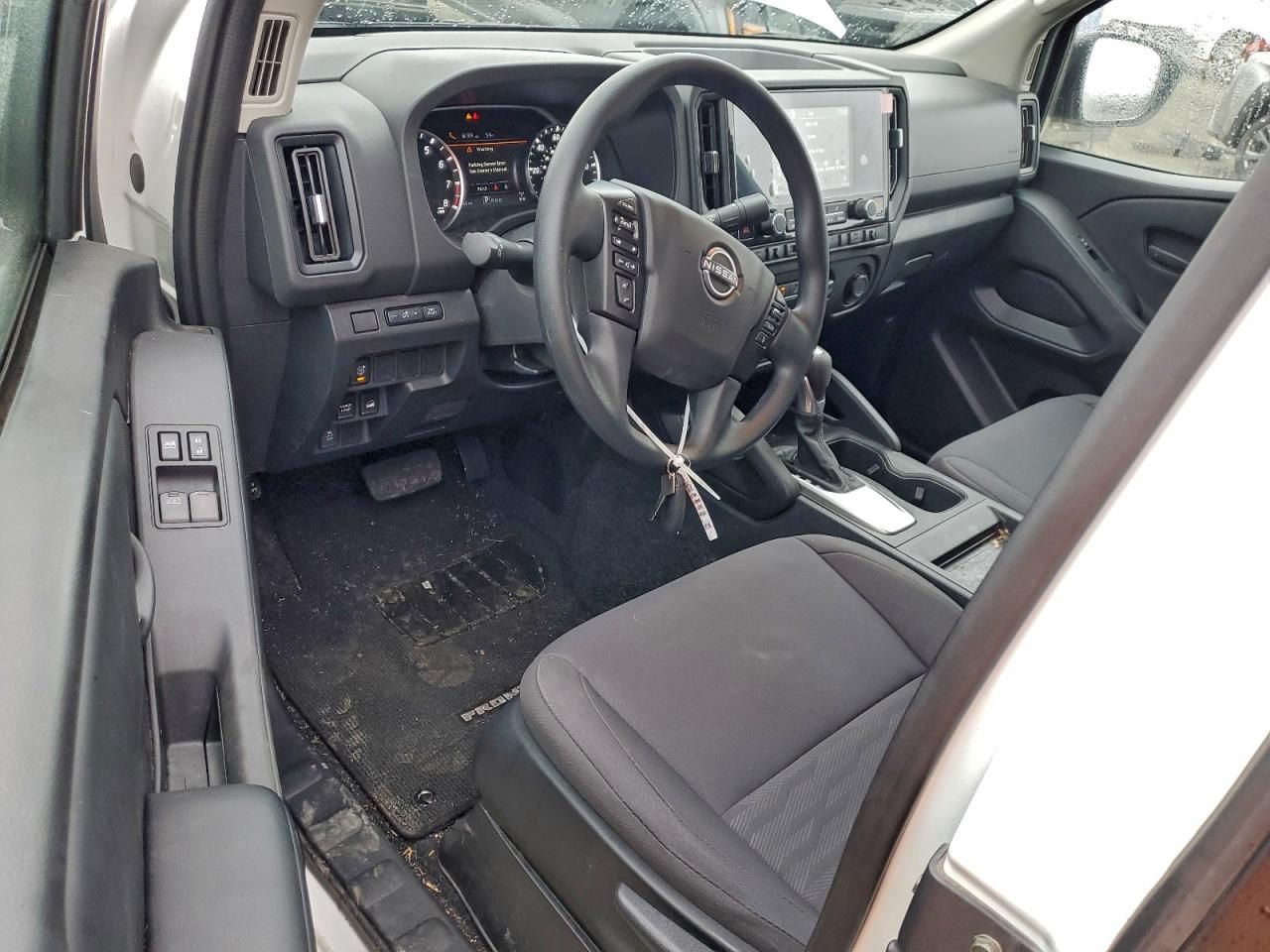 2025 Nissan Frontier s