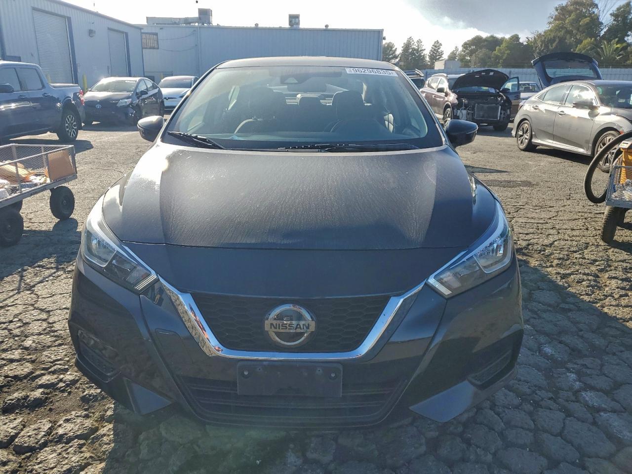 2021 Nissan Versa sv