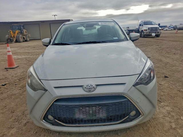 2020 Toyota Yaris le