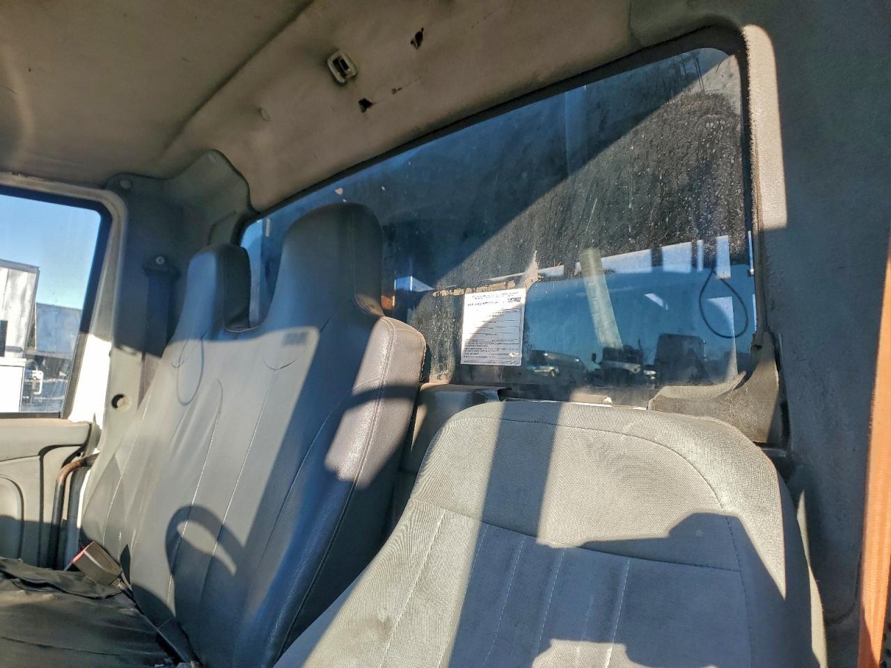 2007 International 2006 International 7400 Refuse Truck