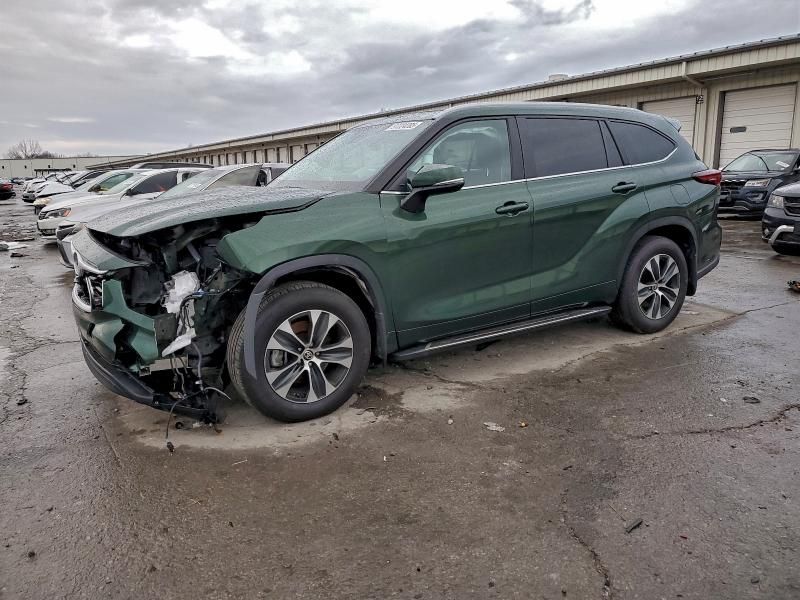 2024 Toyota Highlander le