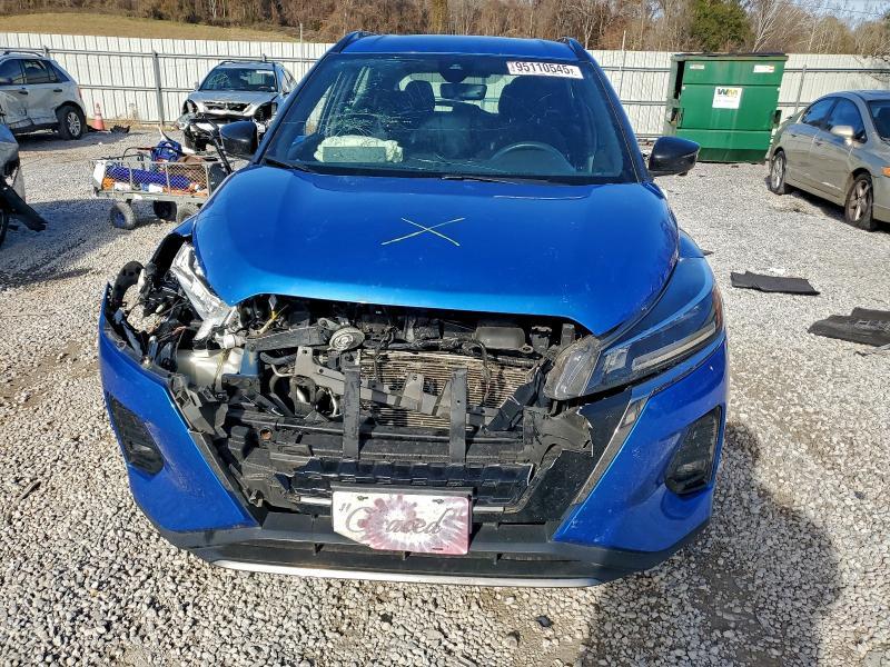 2021 Nissan Kicks sr