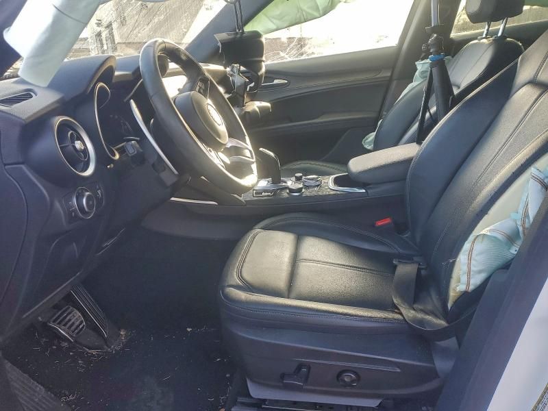 2022 Alfa Romeo Stelvio