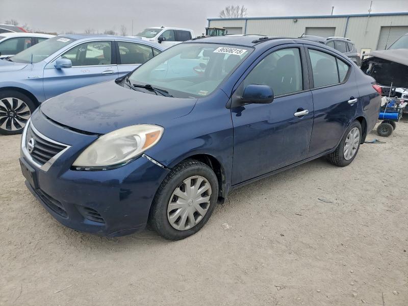 2012 Nissan Versa s
