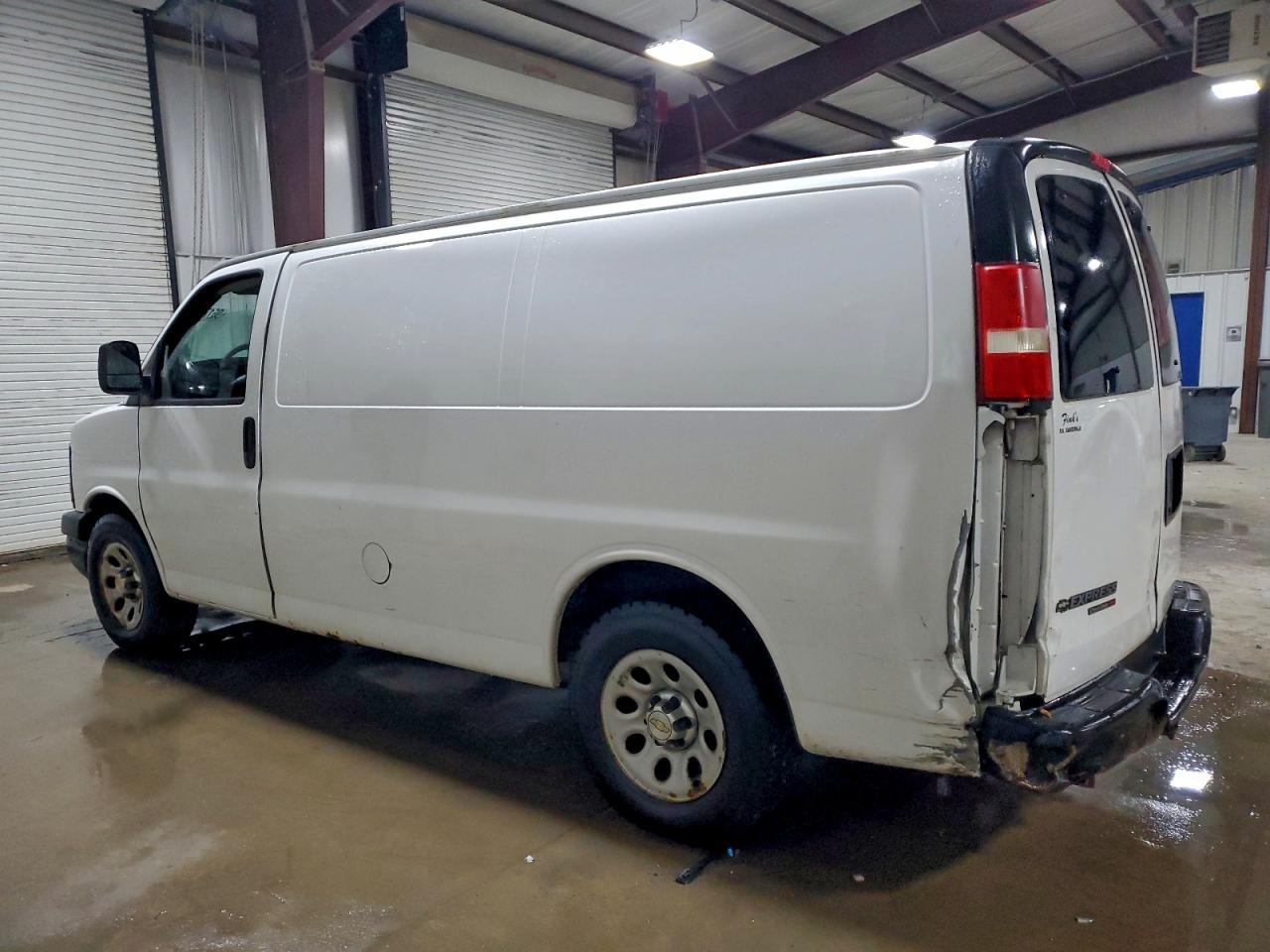 2013 Chev Express Cargo 1500 1