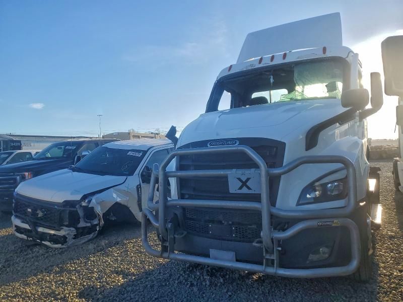 2022 Freightliner Cascadia 116 Semi Truck