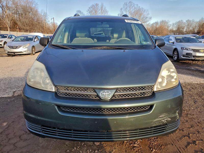 2005 Toyota Sienna ce