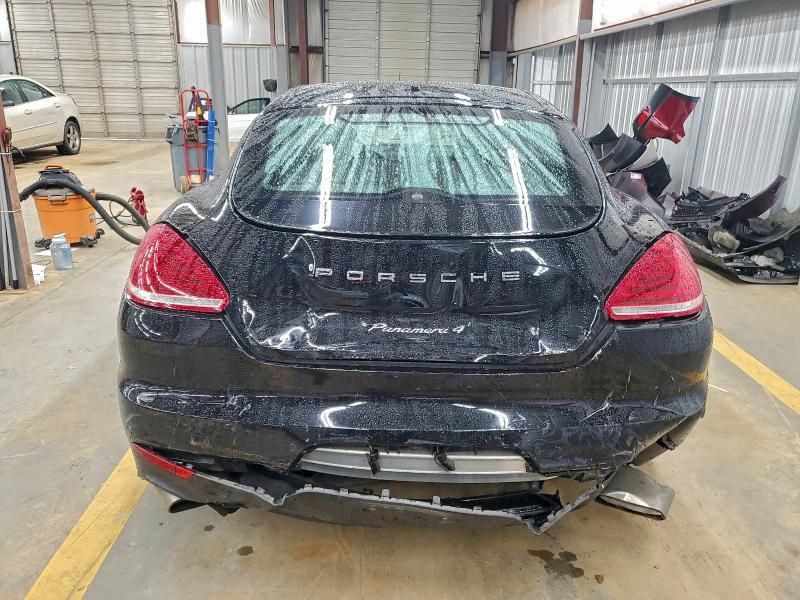 2016 Porsche Panamera 2