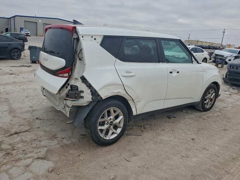 2022 KIA Soul lx