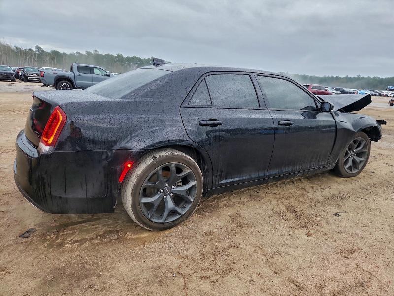 2022 Chrysler 300 s