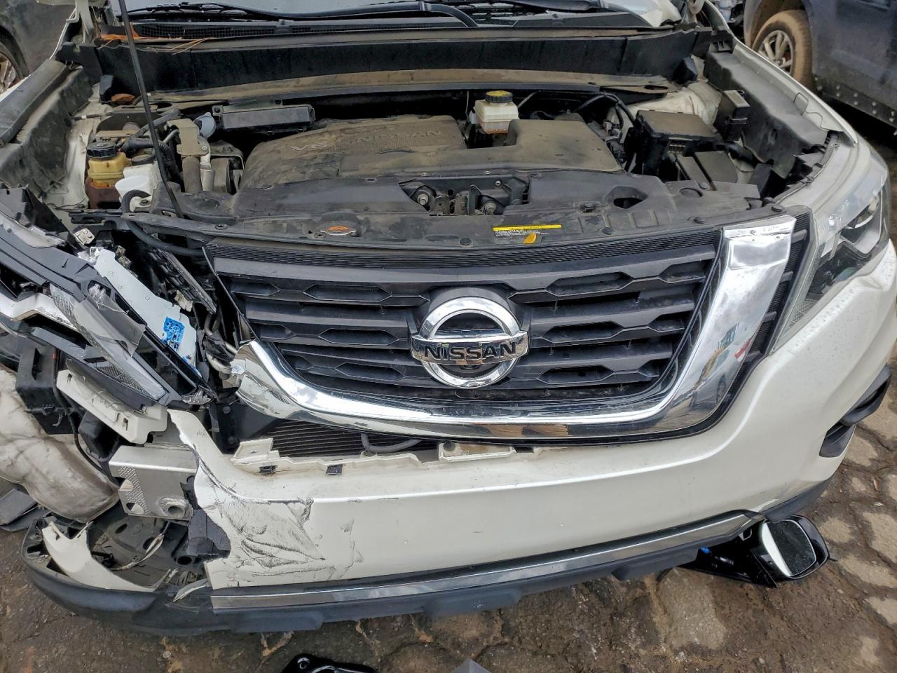 2017 Nissan Pathfinder s