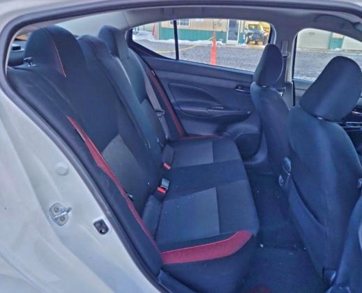 2024 Nissan Versa sr