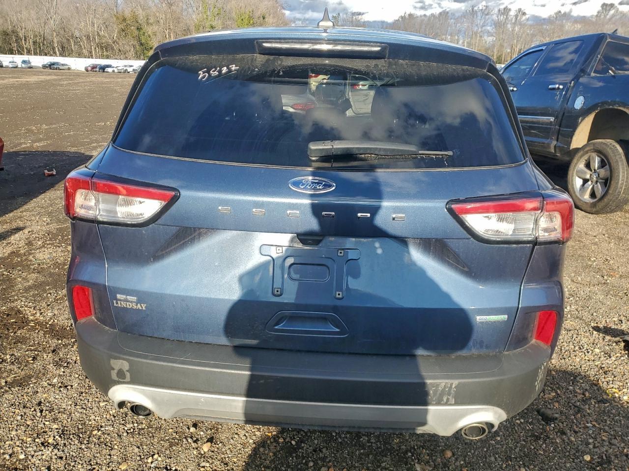 2020 Ford Escape se